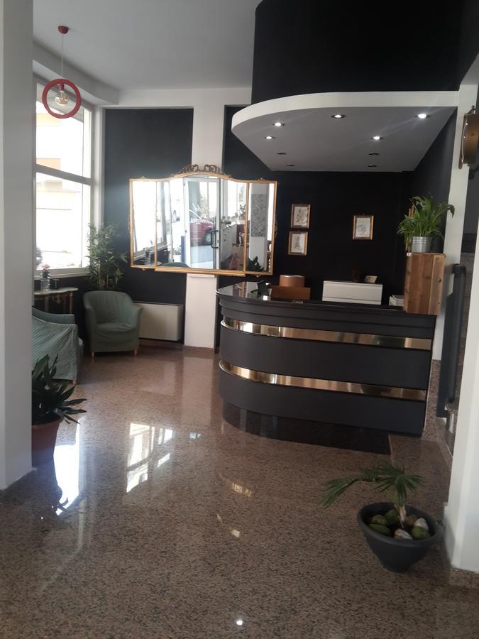 Hotel Antares Garni Джуліанова Екстер'єр фото